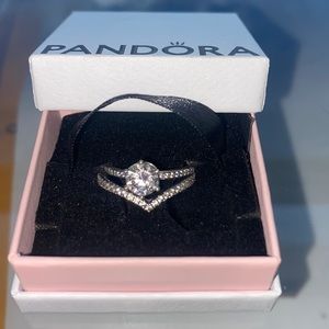 Shimmering Solitaire Pandora ring set